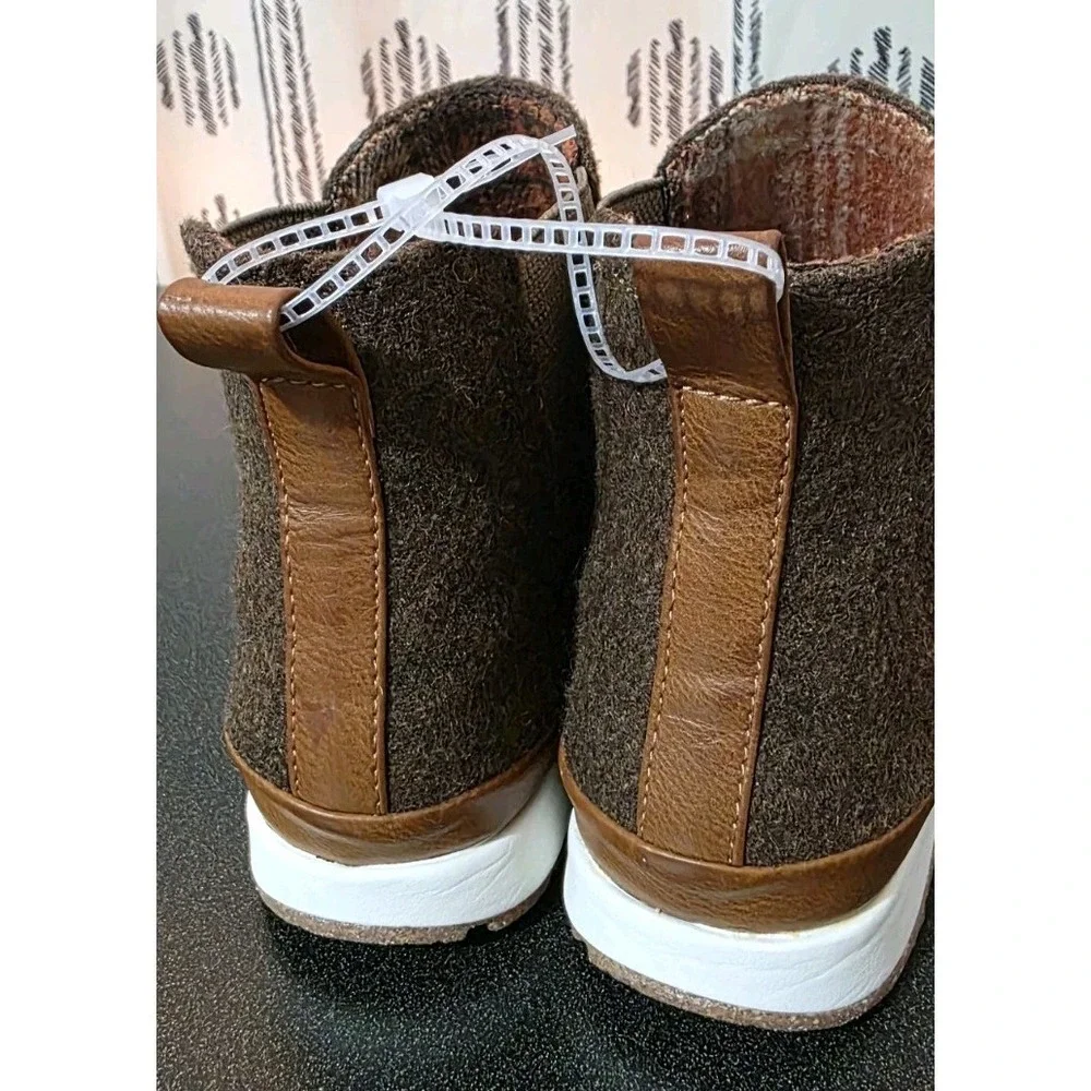 NEW‎ b.o.c. Women's Kara Wool Ankle Chelsea Boots Brown Sz 6.5 Slip On Bootie